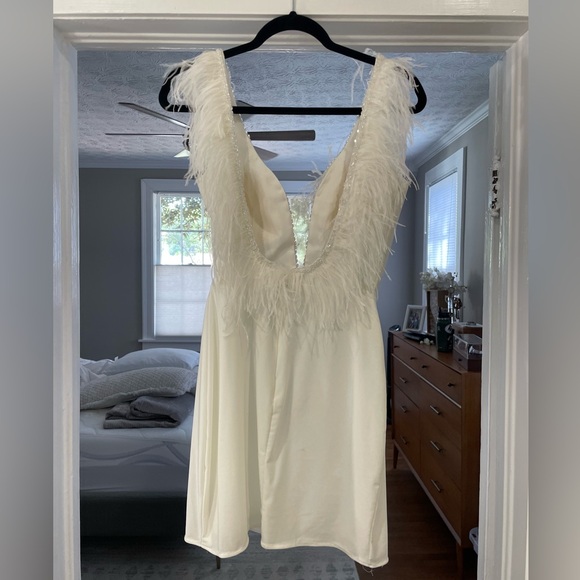 Alyce Paris (4725) white dress (not black) - Picture 3 of 4